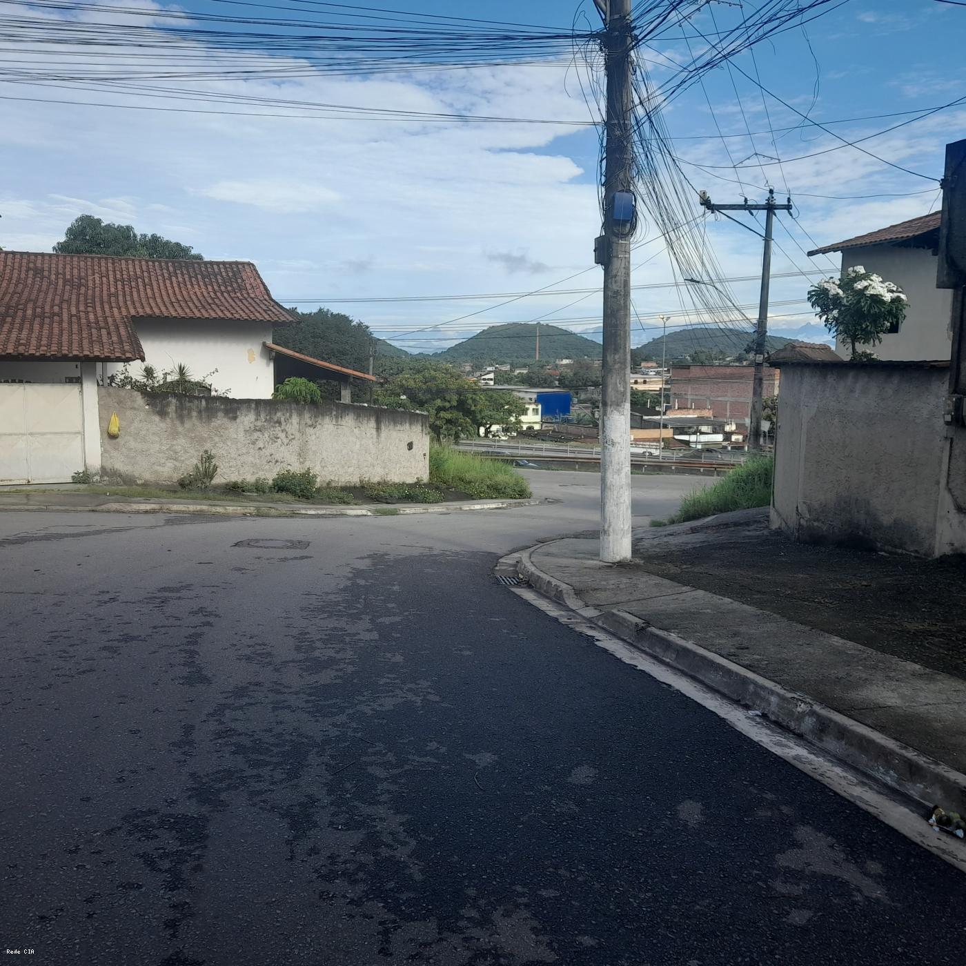 Rua do imvel a direita