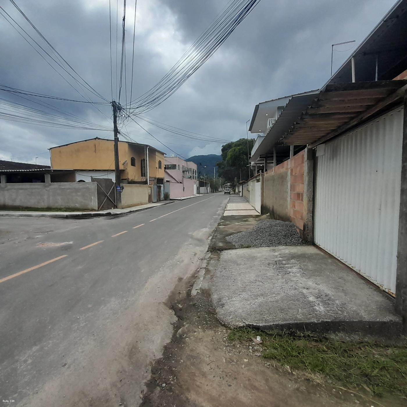 Rua recm asfaltada