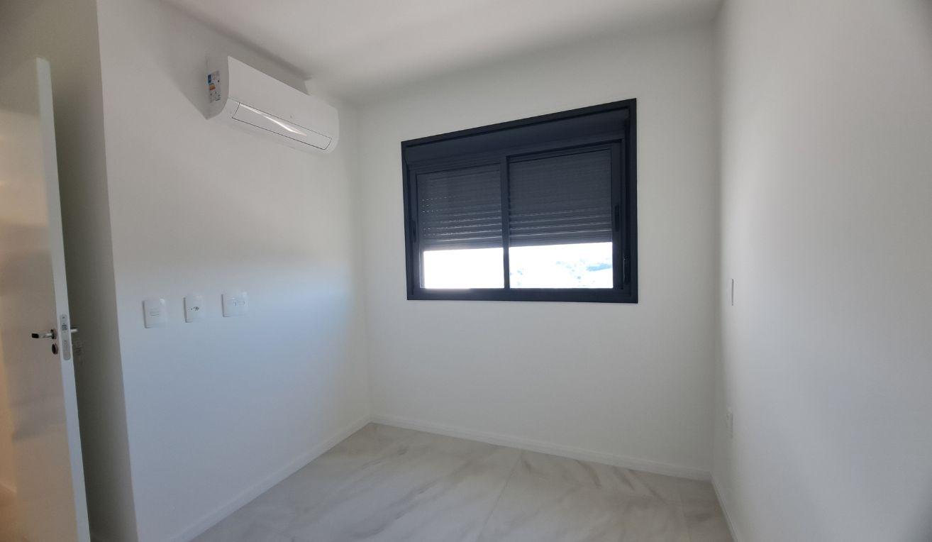 Quarto casal com ar-condicionado