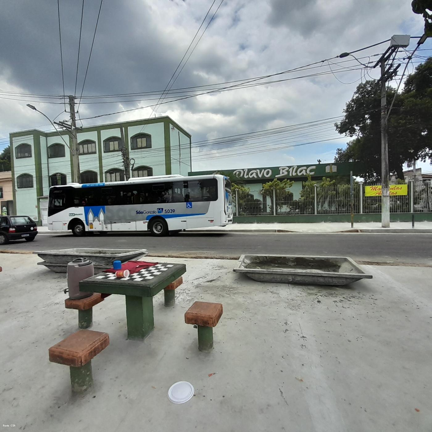 De frente para o Inst. Olavo Bilac