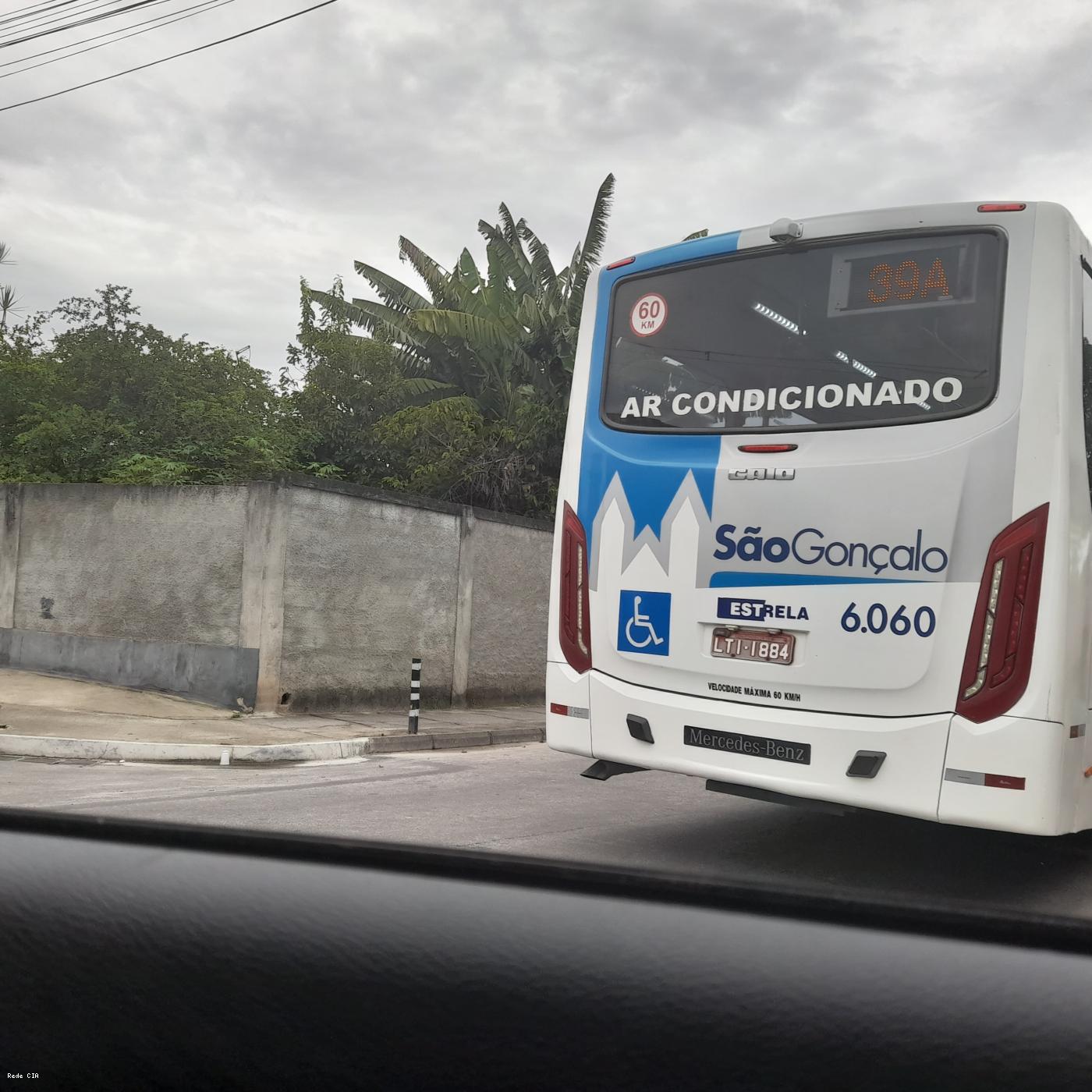 Linha 39A passa na Rua ao lado