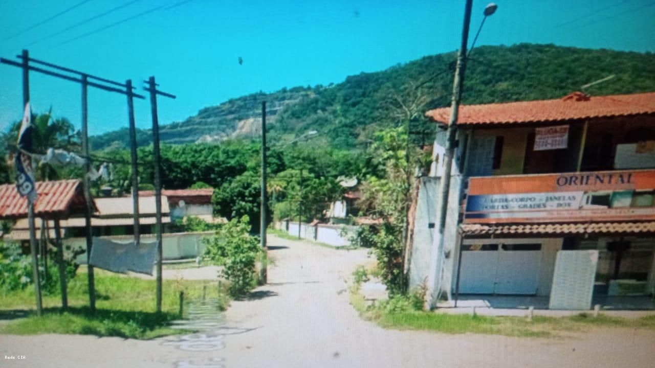 Rua de acesso a rea