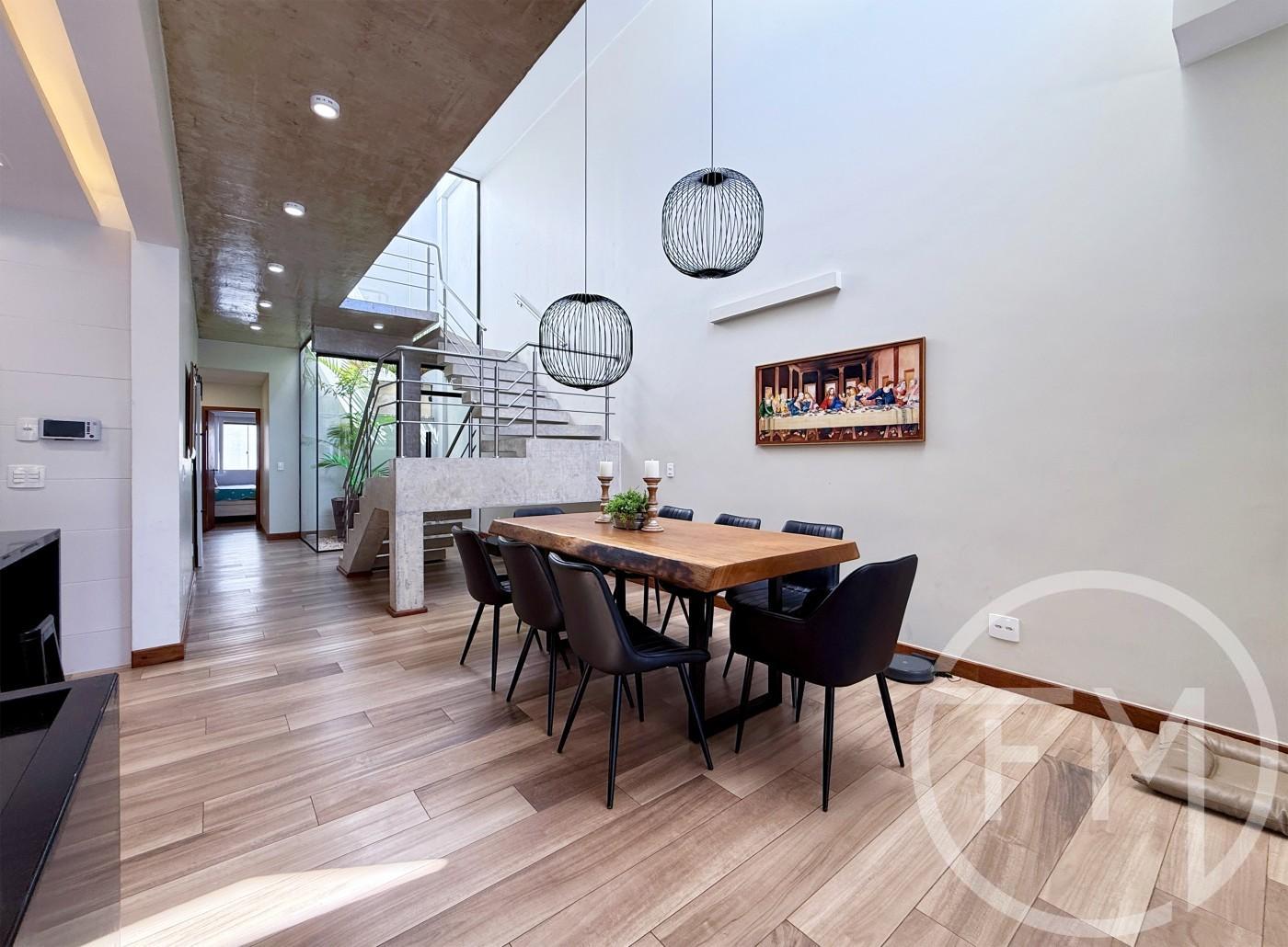 Sala de jantar da casa  venda no condomnio Vivendas do Sol