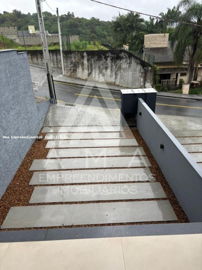 Sobrado Geminado Alto Padro para Venda em , Rau
