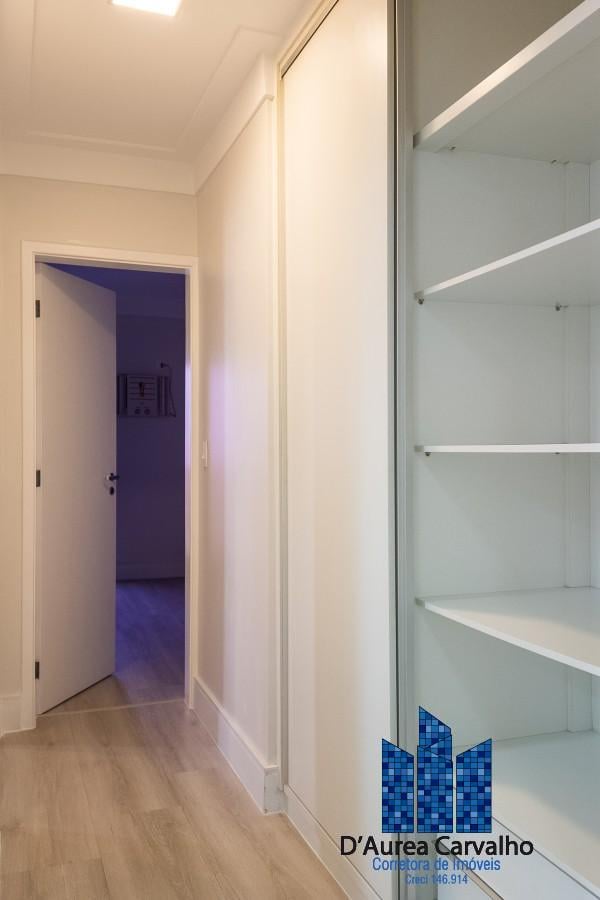 Corredor Interno com Roupeiro