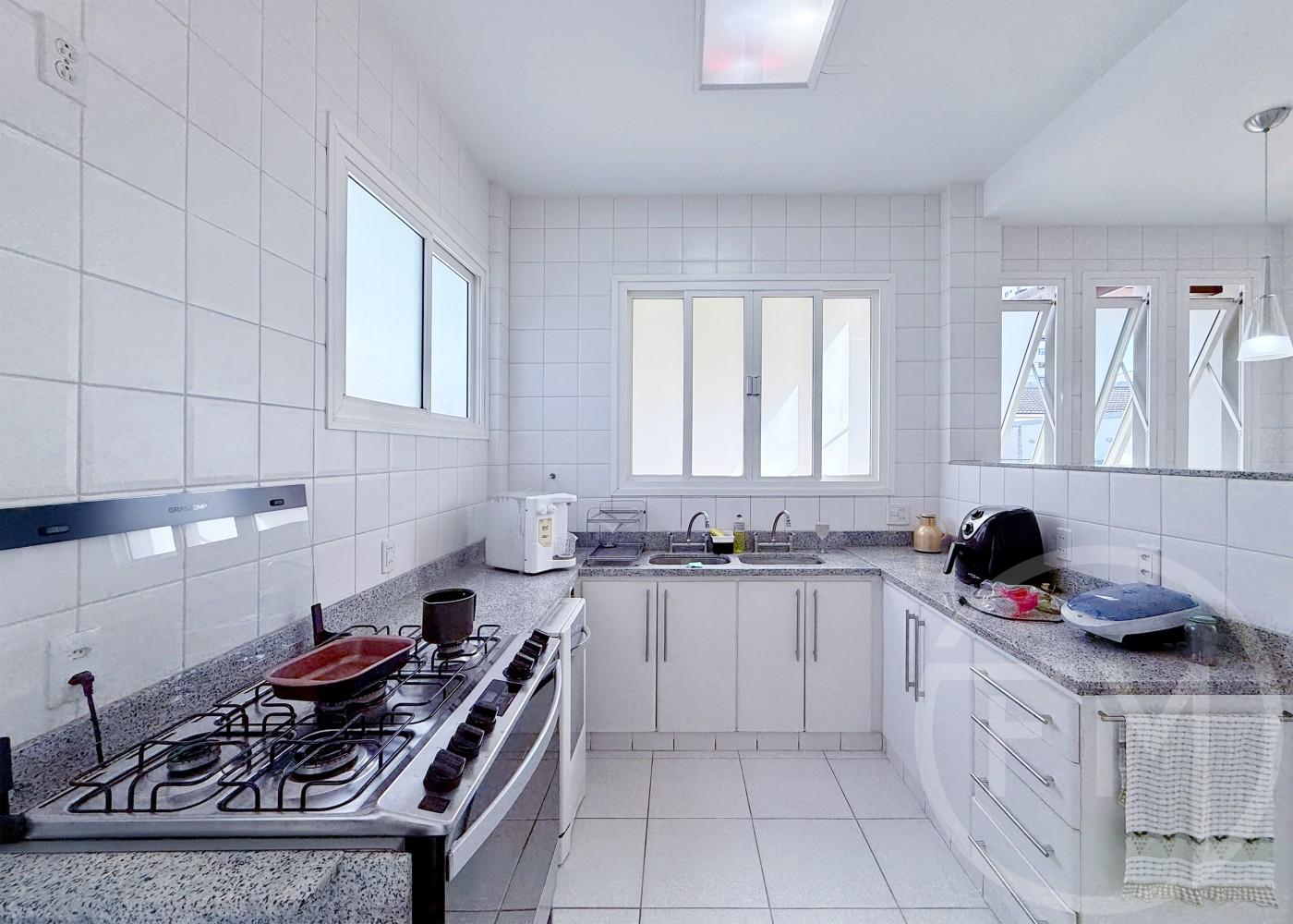 Cozinha da casa  venda no condomnio Crystal Lake