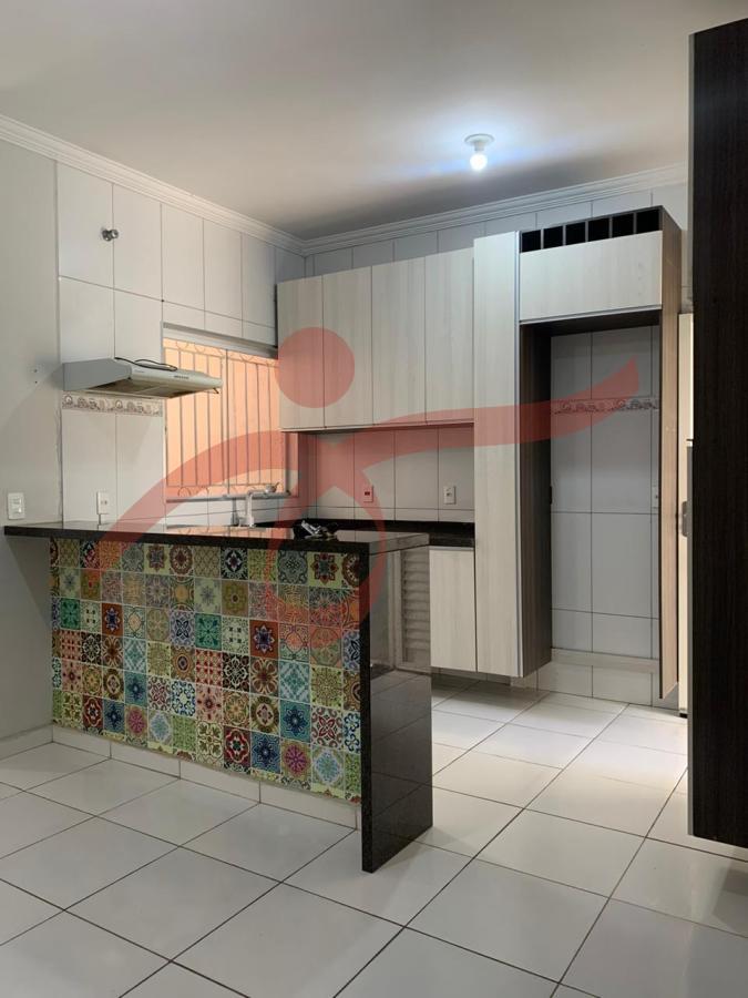 Casa para Locação, em Taubaté, bairro Jardim Continental II, 2 dormitórios, 2 banheiros, 1 suíte, 2 vagas