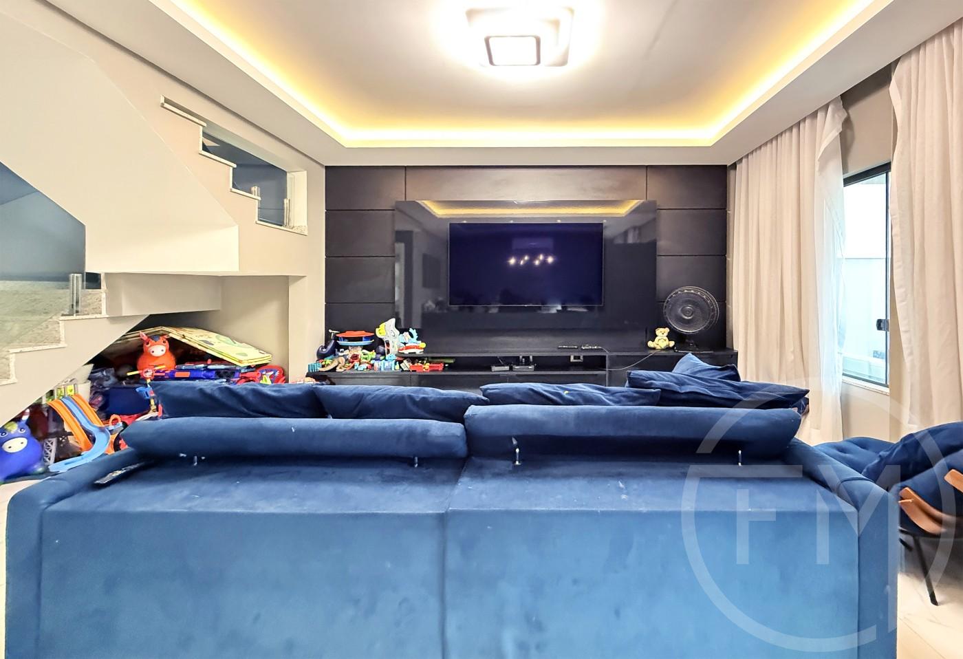 Sala de TV da casa  venda no Jardins de Maria