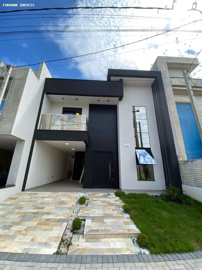 Sobrado para Venda, em Curitiba, bairro Umbará, 3 dormitórios, 2 banheiros, 1 suíte, 2 vagas
