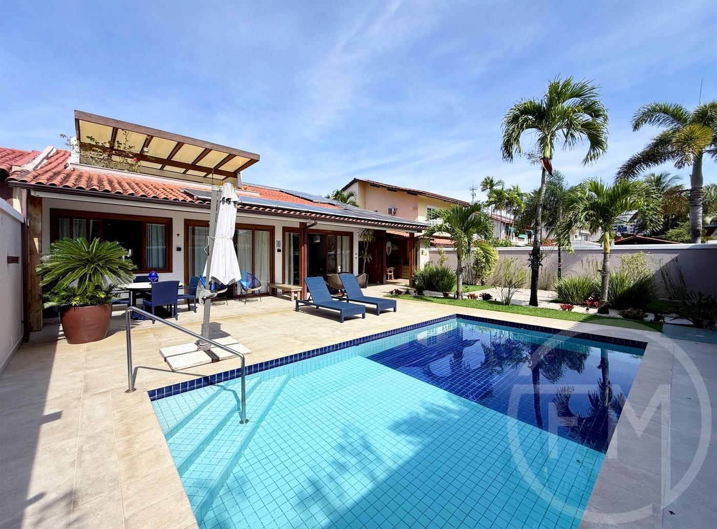 Fachada da casa  venda no Santa Marina