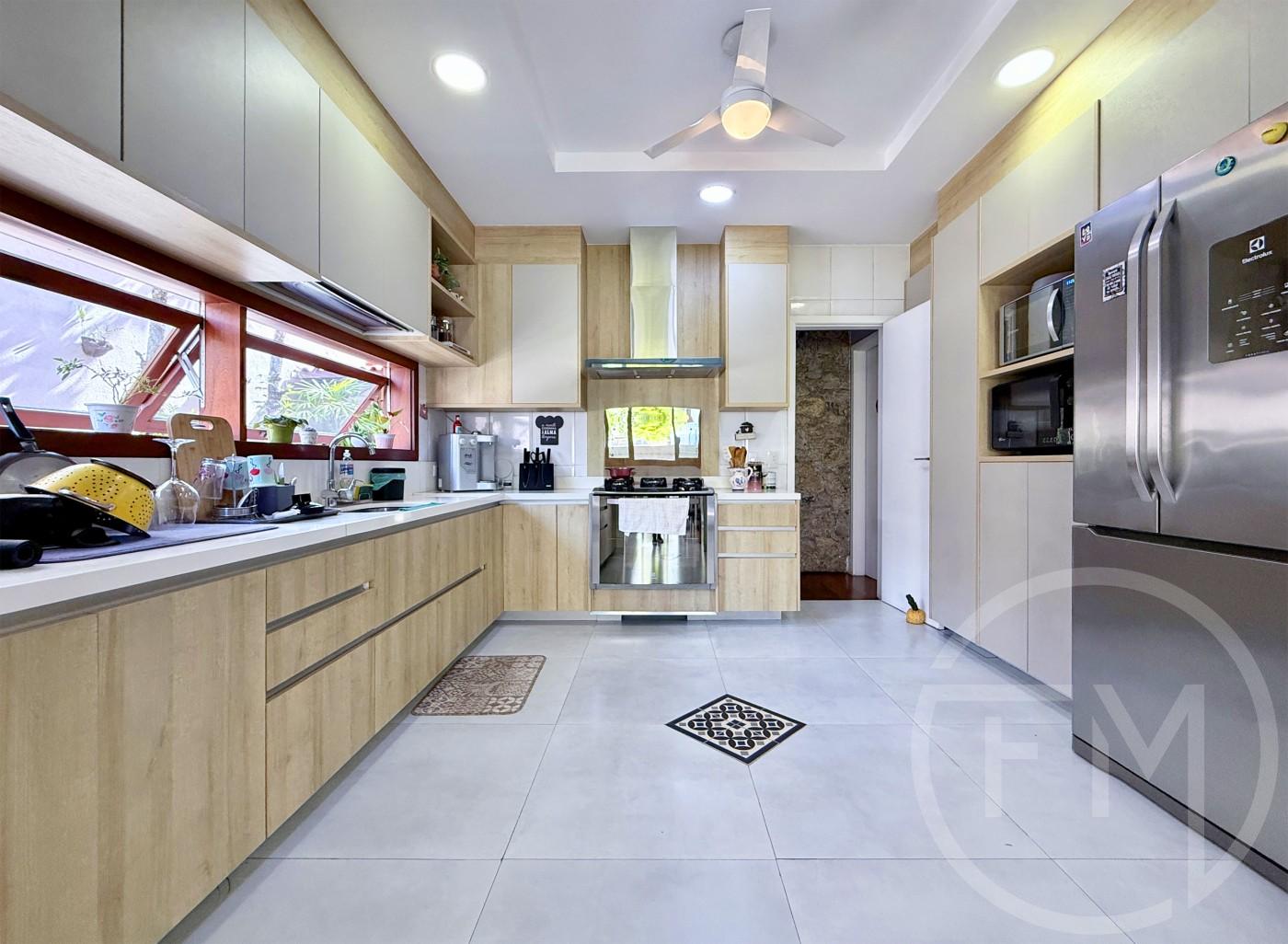 Cozinha da casa  venda no Santa Marina