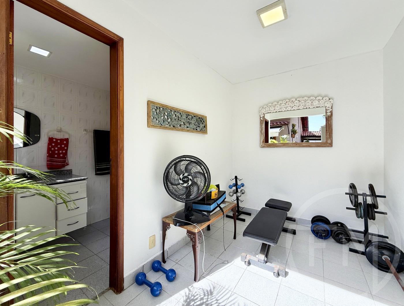 Espao multiuso da casa  venda no Santa Marina
