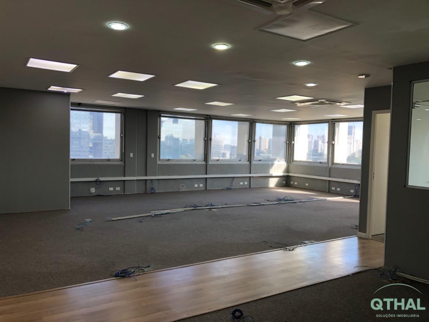 Conjunto Comercial para Locação, em São Paulo, bairro Vila Gertrudes, 3 banheiros, 7 vagas