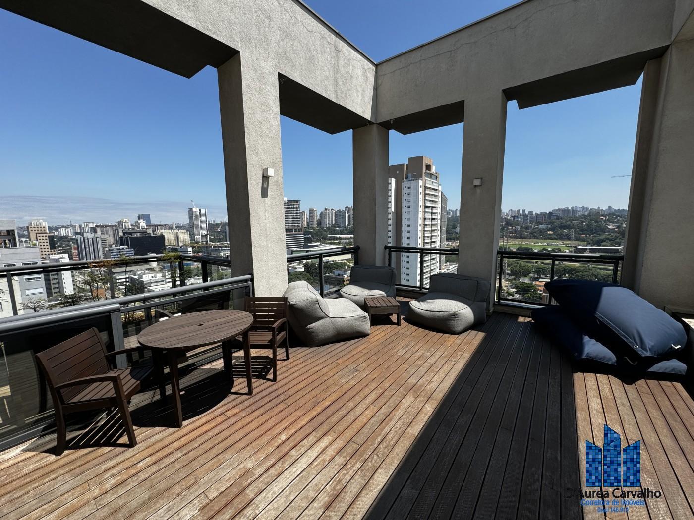Piscina no Rooftop com Solaium
