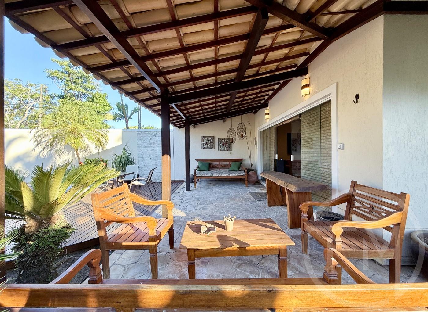 Varanda externa da casa  venda no condomnio Portofino