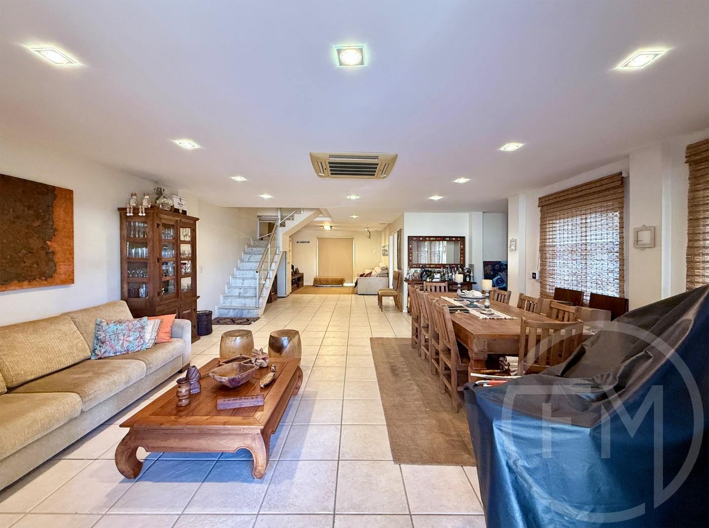 Sala da casa  venda no condomnio Portofino