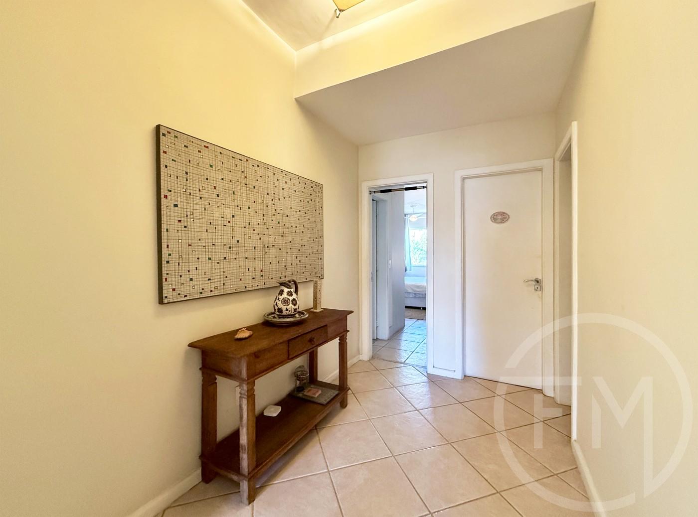 Hall dos quartos da casa  venda no condomnio Portofino