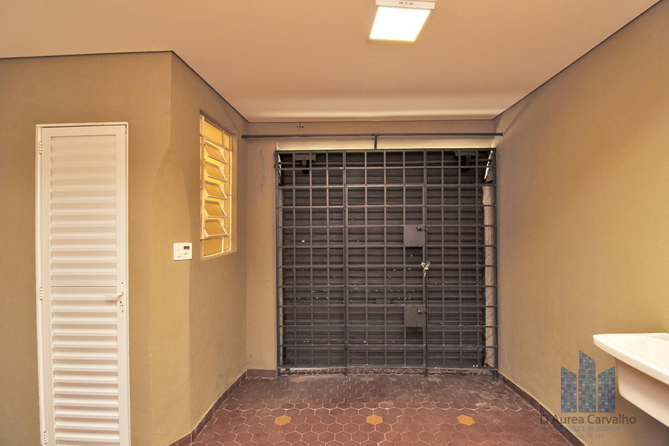 rea de Servio integrada  garagem