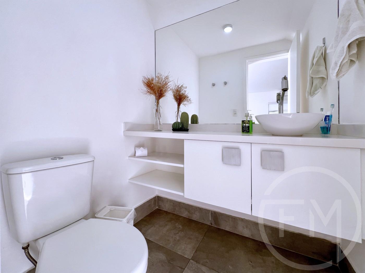 Lavabo da casa  venda no condomnio Riviera Del Sol no Recreio