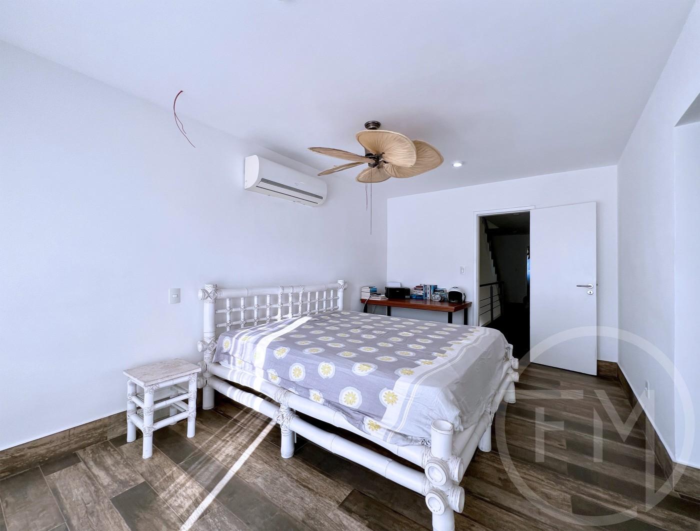Sute 1 da casa  venda no condomnio Riviera Del Sol no Recreio