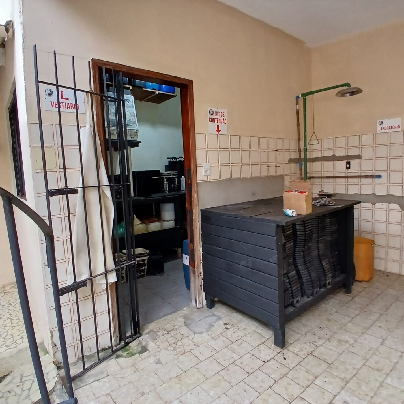 Quarto ed�cula parte t�rrea