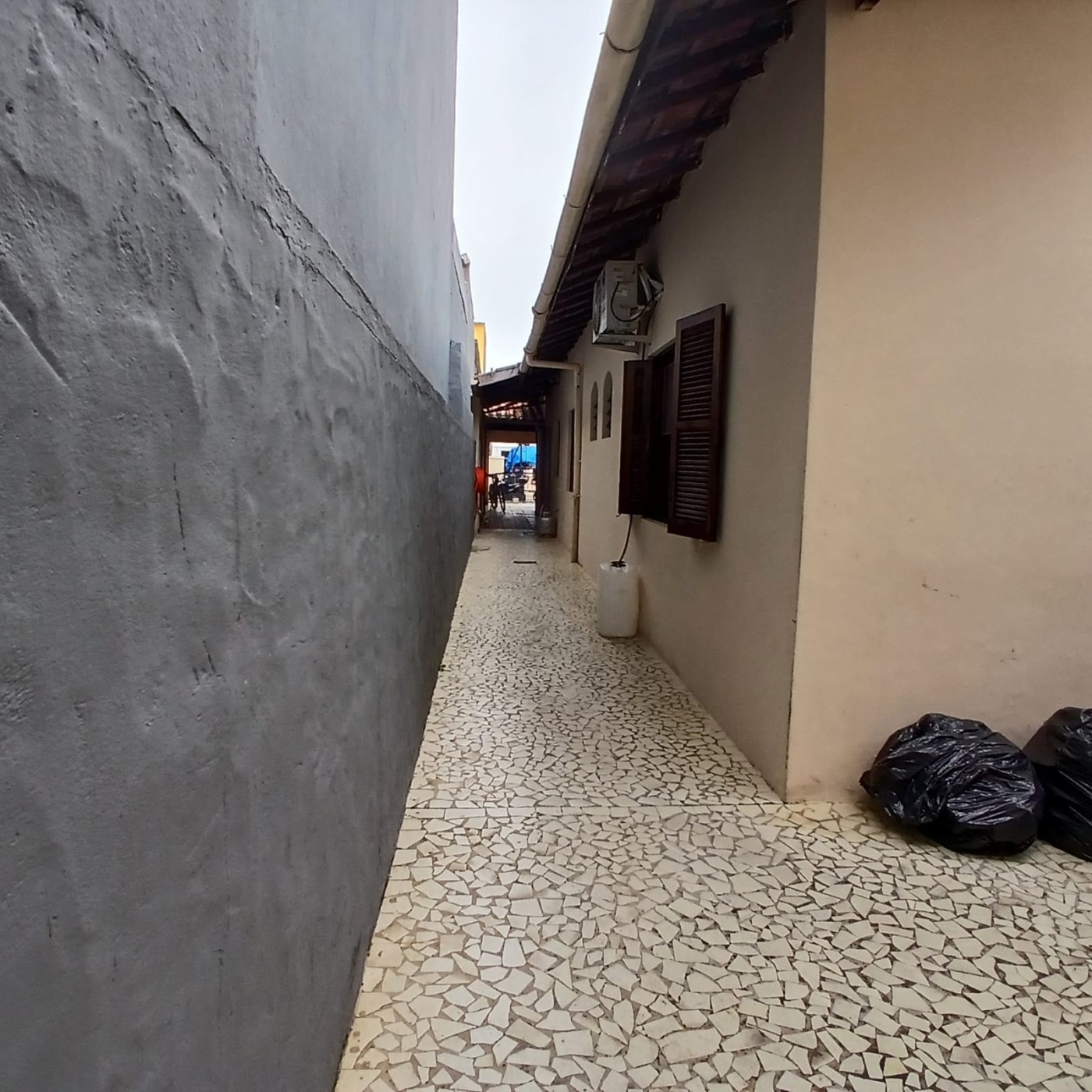 Lateral