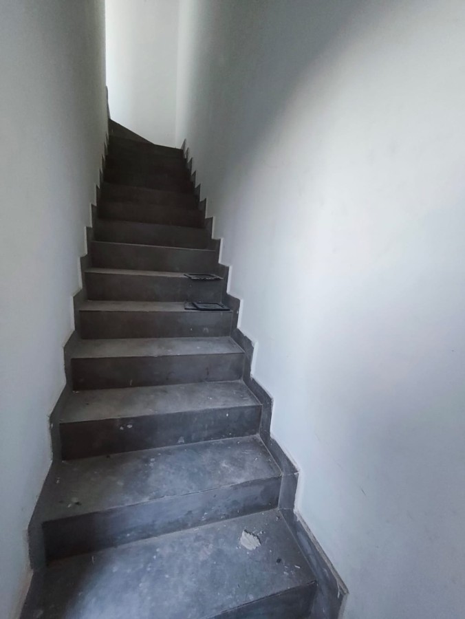 ESCADA DE ACESSO � SALA