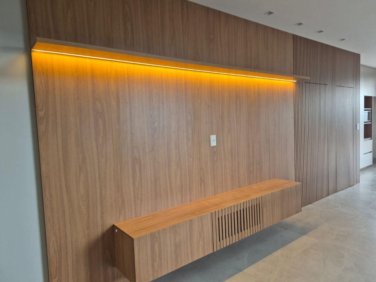 Acabamento de led em casa de 4 quartos com piscina no gran park vespasiano