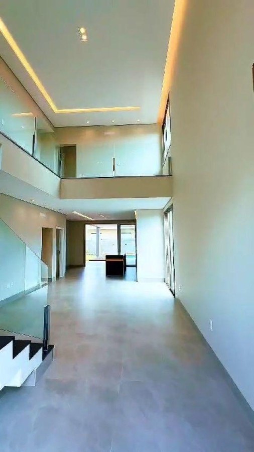 Quarto aconchegante no primeiro pavimento para visitas