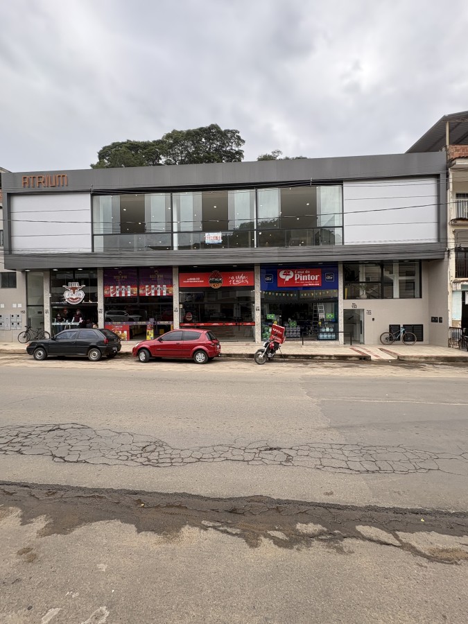 Comercial para Loca��o, em Carangola, bairro Santa Maria, 2 banheiros