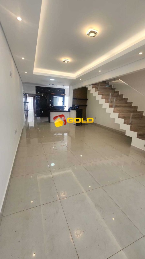 Casa para Venda, em Uberl�ndia, bairro Dona Zulmira, 3 dormit�rios, 2 banheiros, 1 su�te, 2 vagas