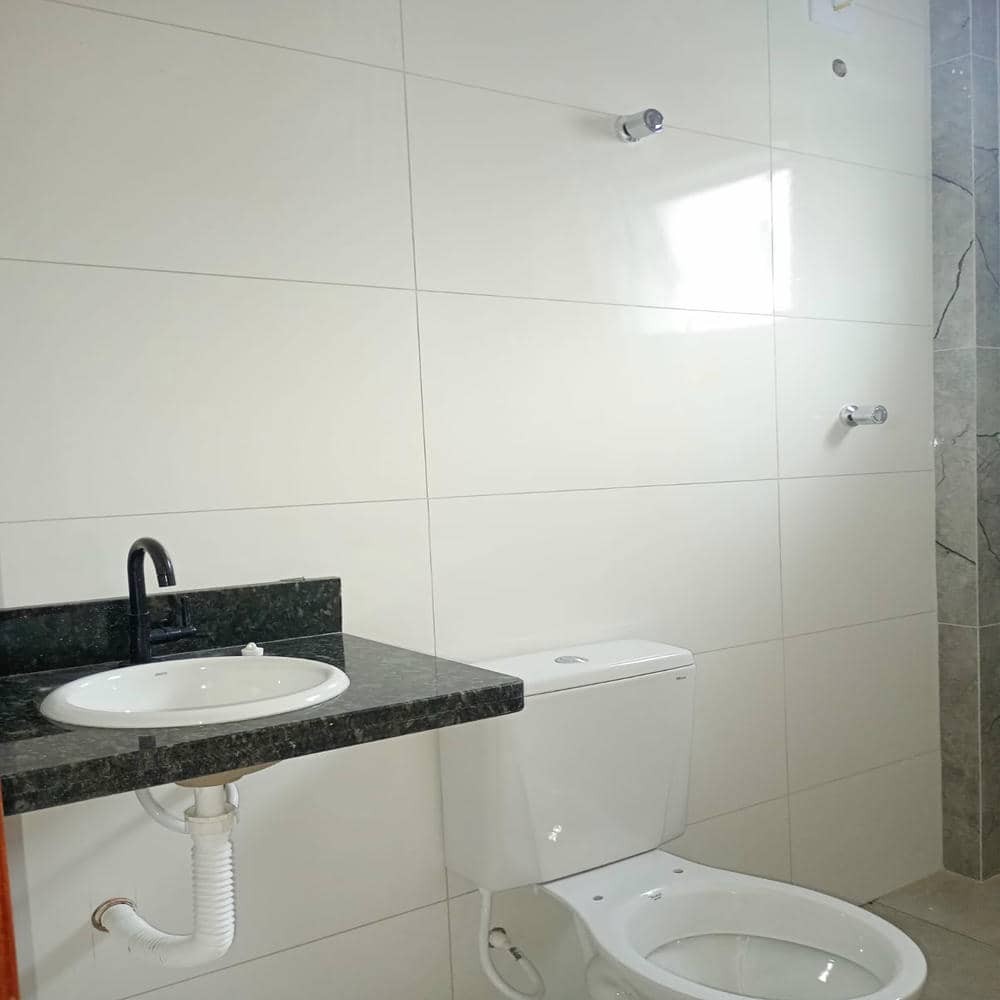 banheiro-social-apartamento-2-quartos-com-suite-beira-mar-sao-vicente