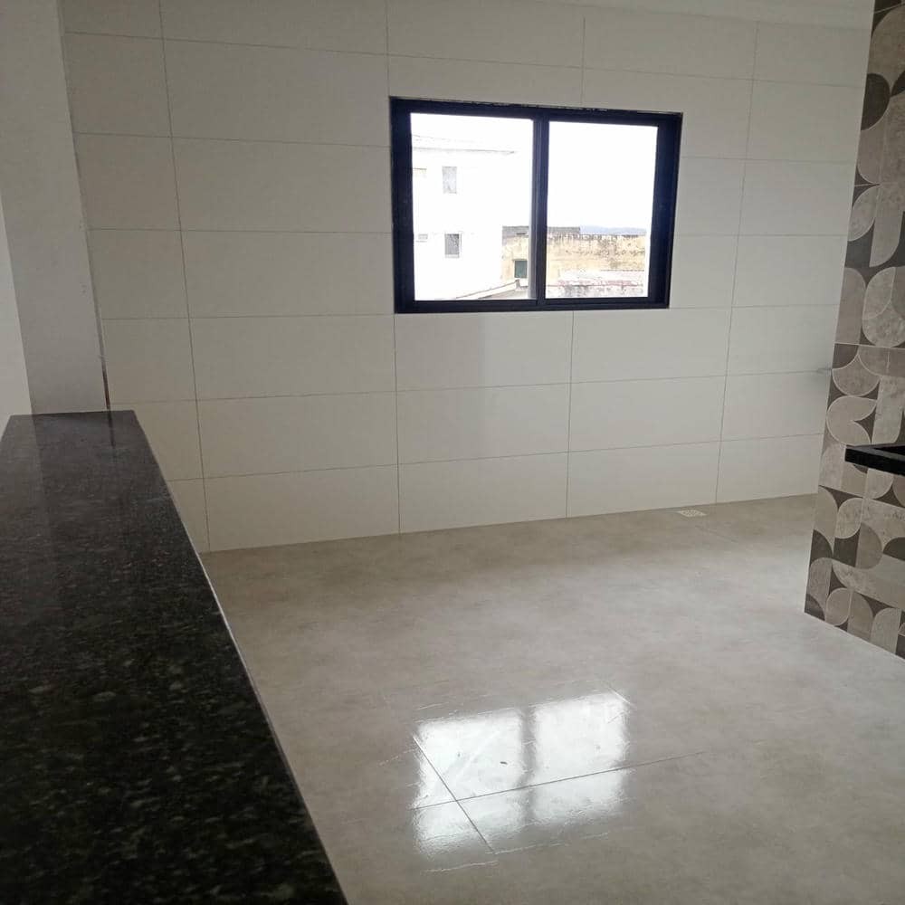 cozinha-com-ventila��o-natural-apartamento-2-quartos-beira-mar-sao-vicente