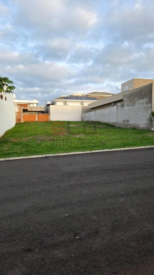 Terreno em Condom�nio