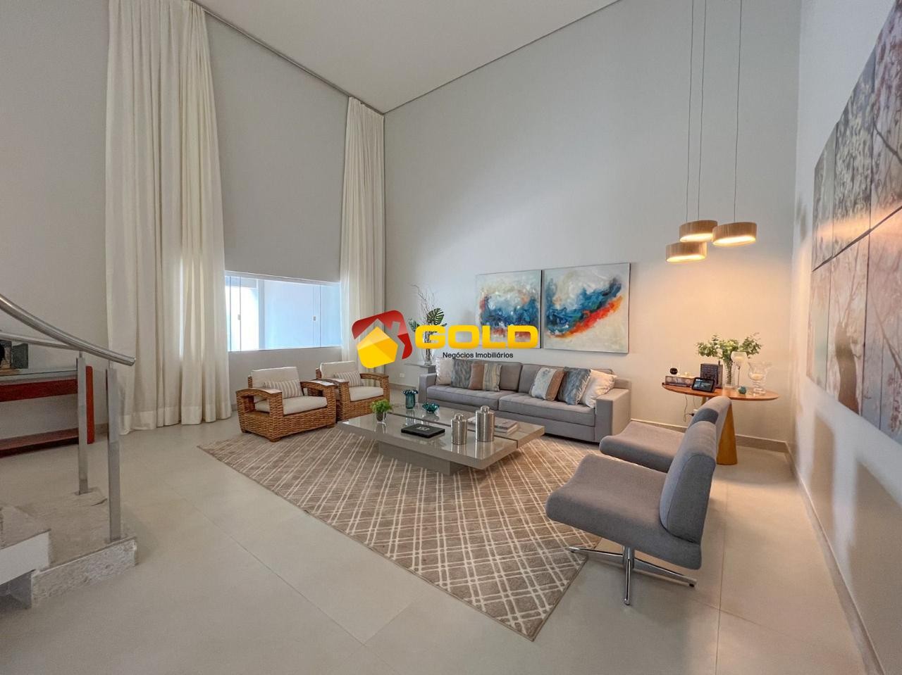Casa para Venda, em Uberl�ndia, bairro Jardim Kara�ba, 4 dormit�rios, 5 banheiros, 4 su�tes, 3 vagas