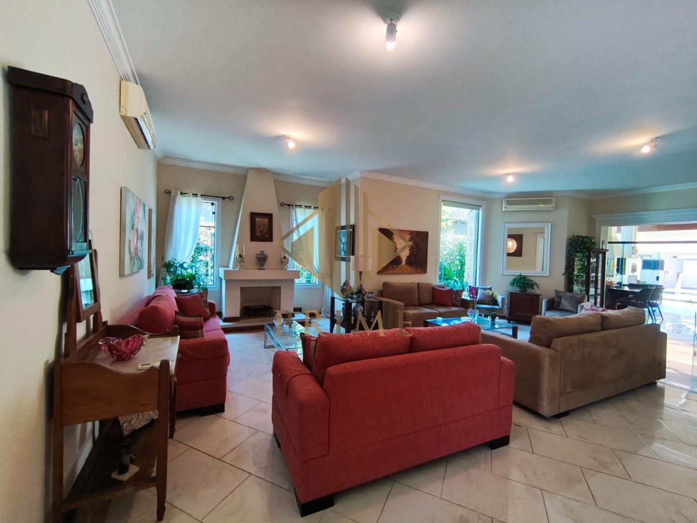 SALA DE ESTAR COM LAREIRA