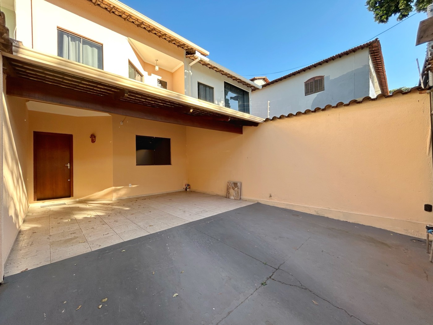 Casa para Venda, em Contagem, bairro Alvorada, 3 dormit�rios, 2 banheiros, 1 su�te, 2 vagas