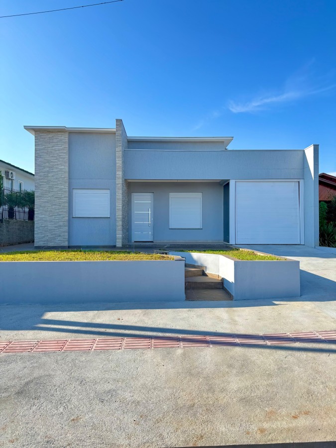 Casa para Venda, em Get�lio Vargas, bairro Champagnat, 3 dormit�rios, 2 banheiros, 1 su�te, 2 vagas