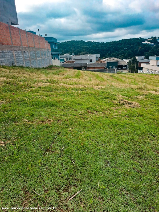 Terreno em Condom�nio