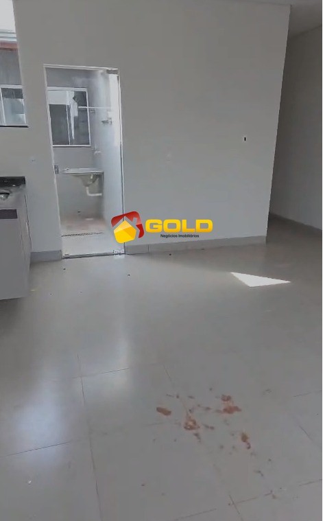 Casa para Loca��o, em Uberl�ndia, bairro Shopping Park, 2 dormit�rios, 2 banheiros, 1 su�te, 1 vaga