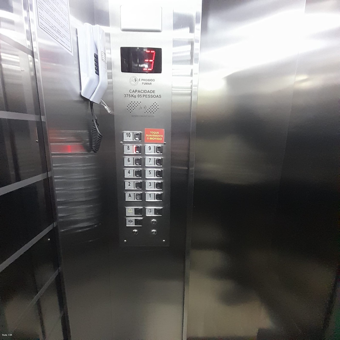 Elevador vis�o interna