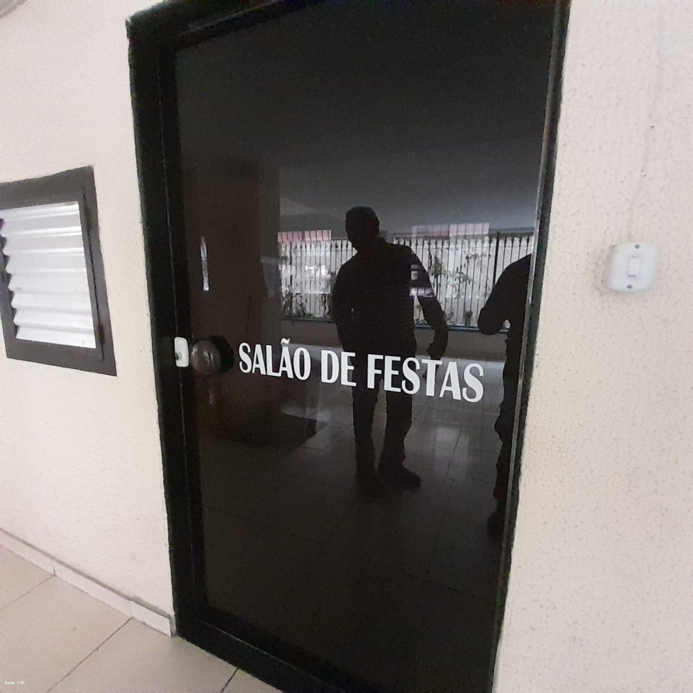 Entrada do sal�o de festas
