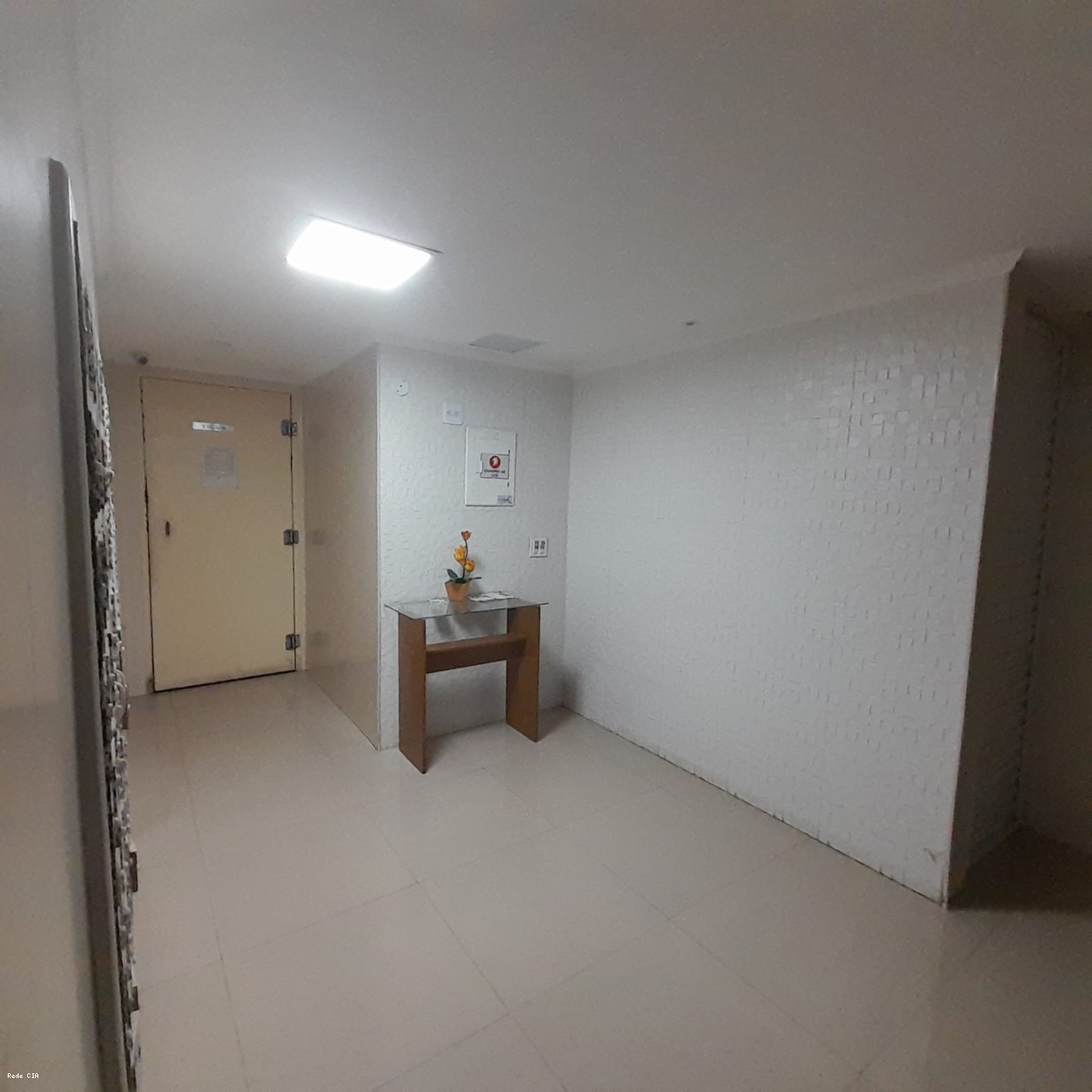 Acesso escada e elevadores