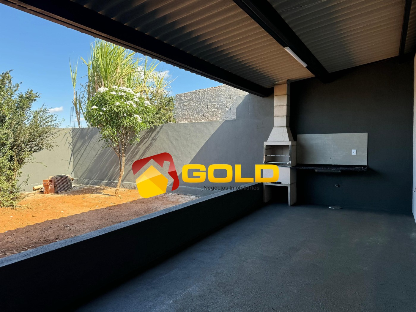 Casa para Venda, em Uberl�ndia, bairro Loteamento Monte Hebron, 2 dormit�rios, 1 banheiro, 3 vagas