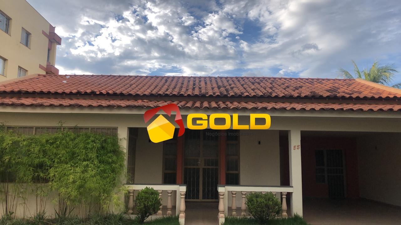 Casa para Venda, em Uberl�ndia, bairro Santa Maria, 7 dormit�rios, 4 banheiros, 2 su�tes, 5 vagas