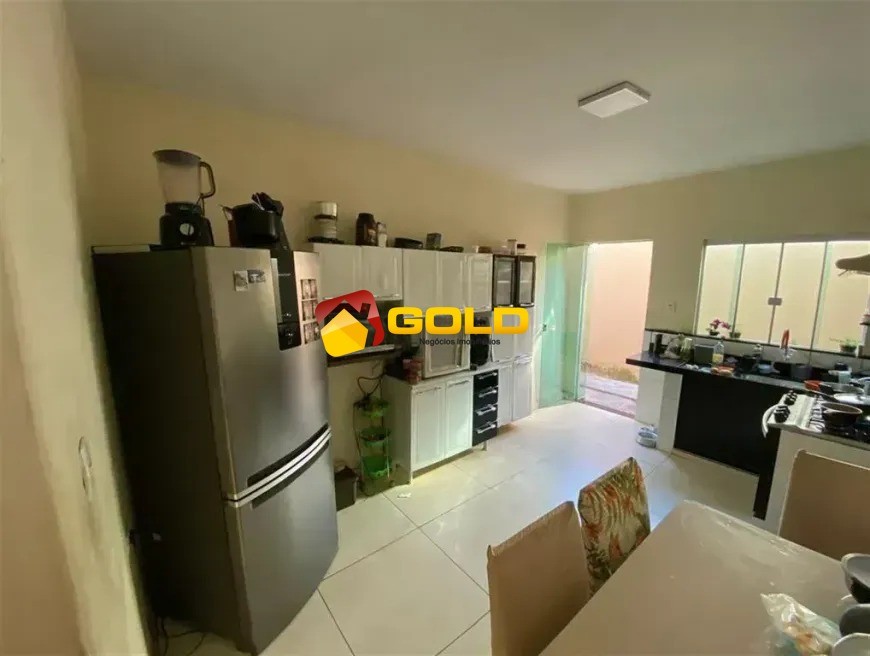 Casa para Venda, em Uberl�ndia, bairro Presidente Roosevelt, 3 dormit�rios, 1 banheiro, 1 vaga