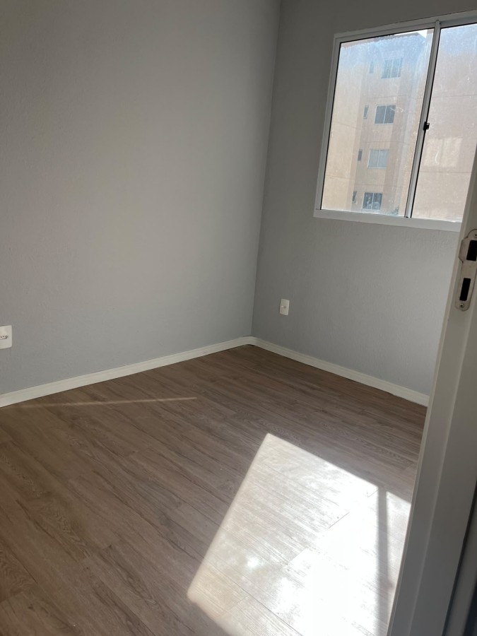 Dormitório 1 com piso vinílico amadeirado - Portal Cantareira
