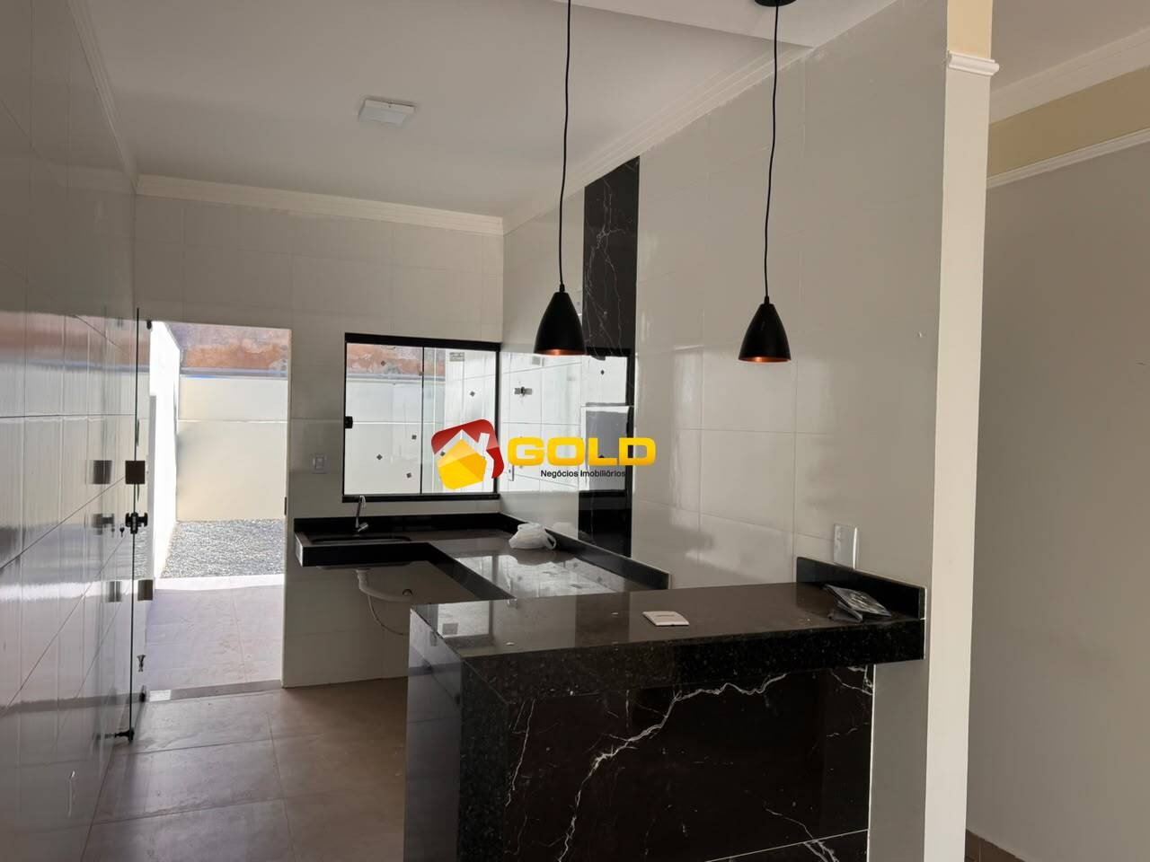 Casa para Venda, em Uberl�ndia, bairro Jardim Cana�, 2 dormit�rios, 2 banheiros, 1 su�te, 1 vaga