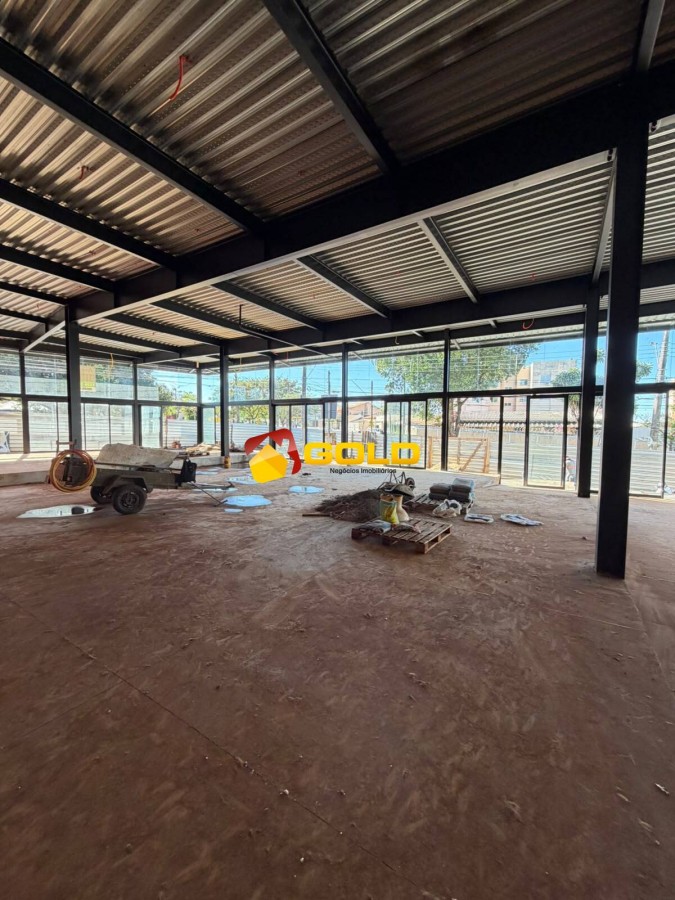 Im�vel Comercial para Loca��o, em Uberl�ndia, bairro Presidente Roosevelt, 2 banheiros