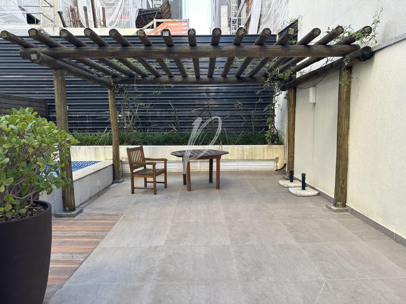 Pergolado da Piscina